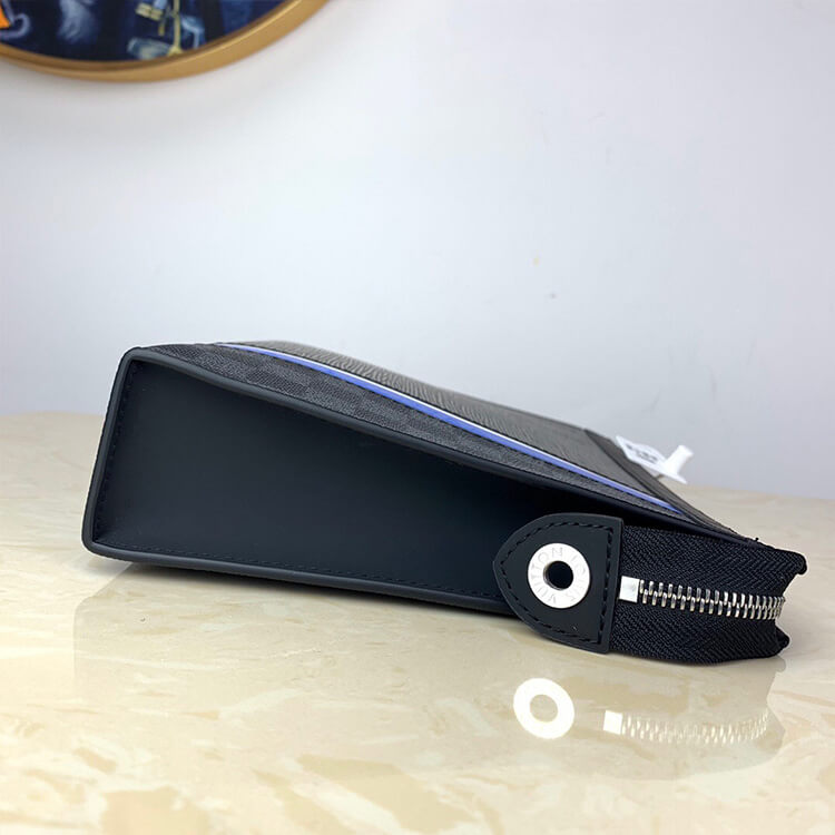 LV Pochette Voyage MM