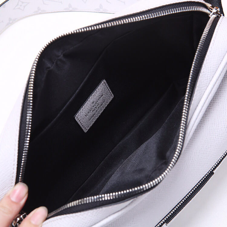 LV Outdoor Messenger