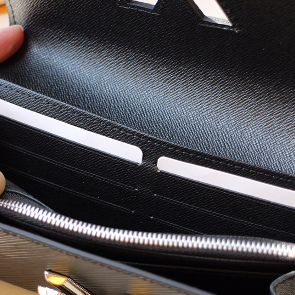 14950-8 Louis Vuitton TWIST WALLET