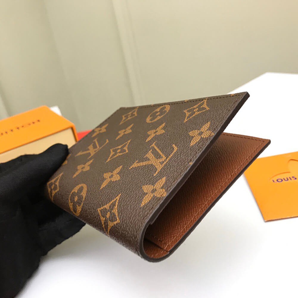 15134-5 LV PASSPORT COVER