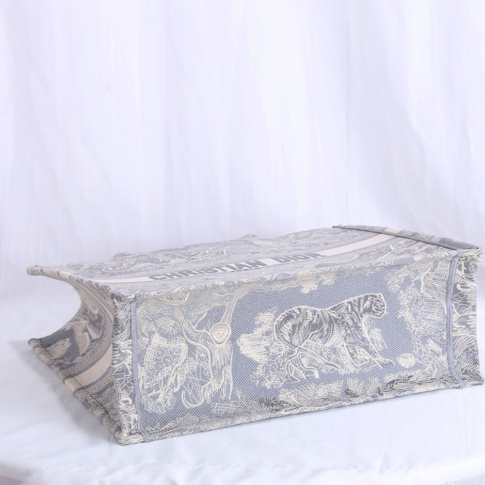 15150-6 LARGE DIOR BOOK TOTE