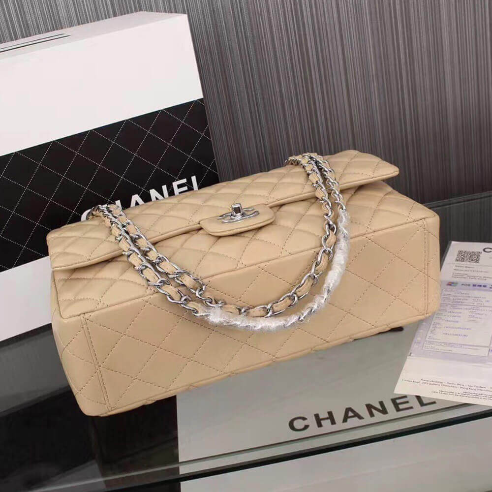 15306-5 CHANEL Classic Maxi Handbag