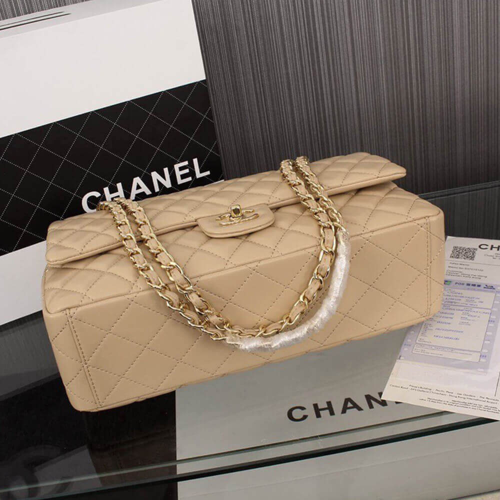 15307-5 CHANEL Classic Maxi Handbag