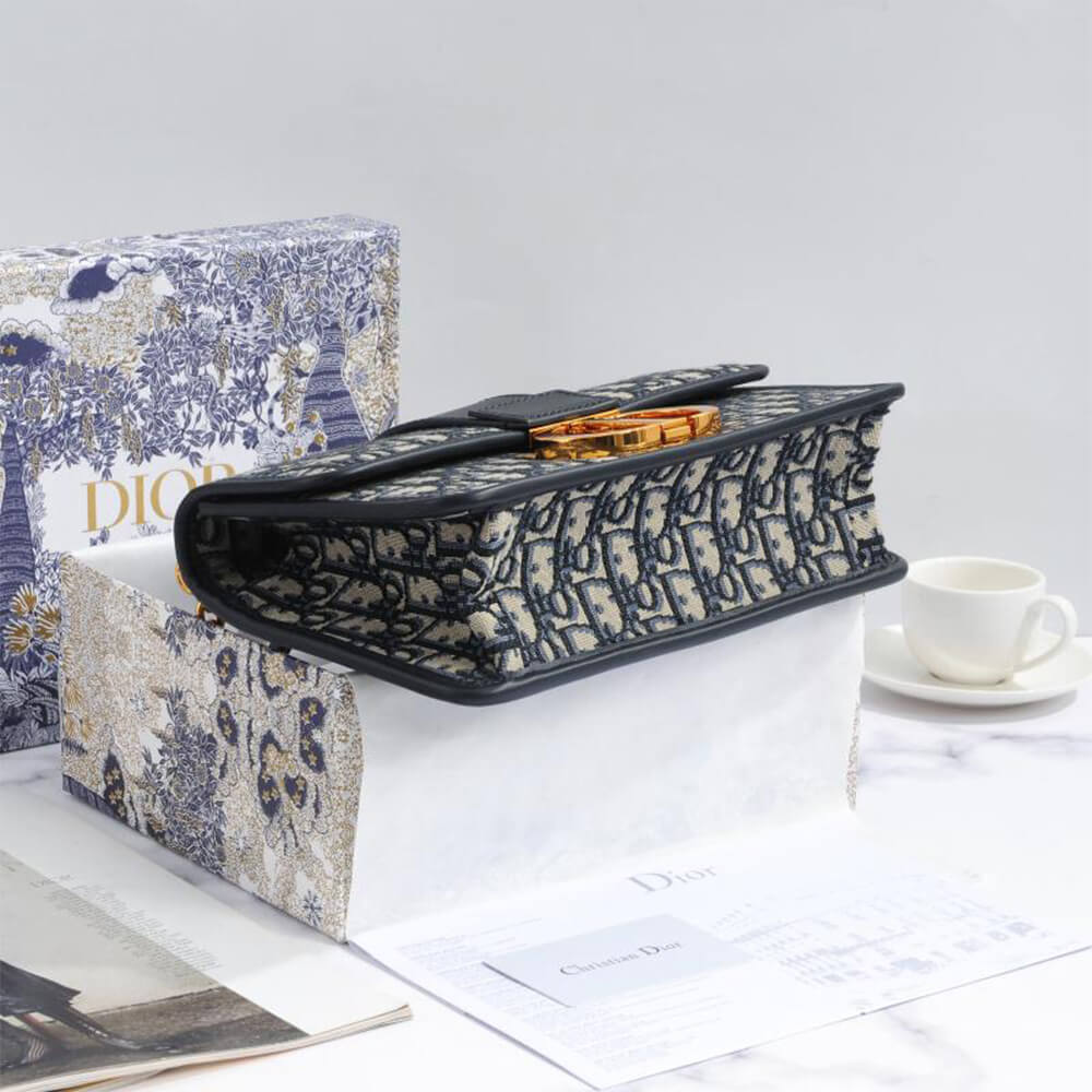 15350-5 30 MONTAIGNE CHAIN BAG