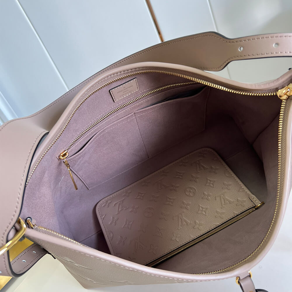 LV CARRYALL MM – EXCLUSIVELY ONLINE