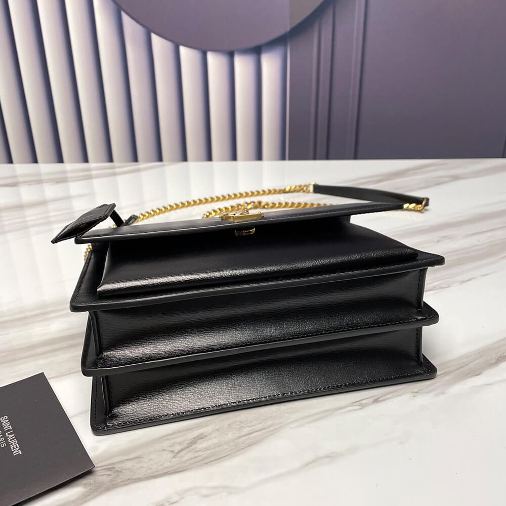 SUNSET MEDIUM CHAIN BAG IN SMOOTH LEATHER