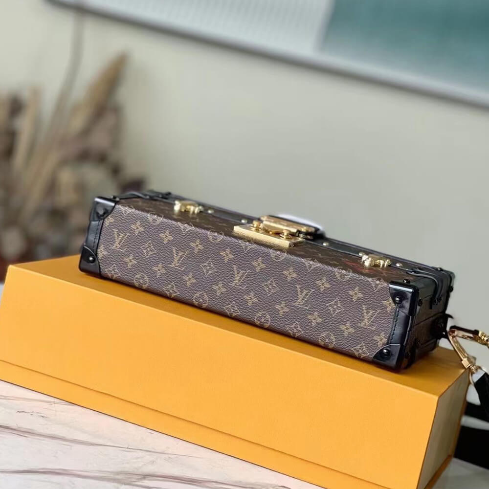 LV PETITE MALLE EAST WEST