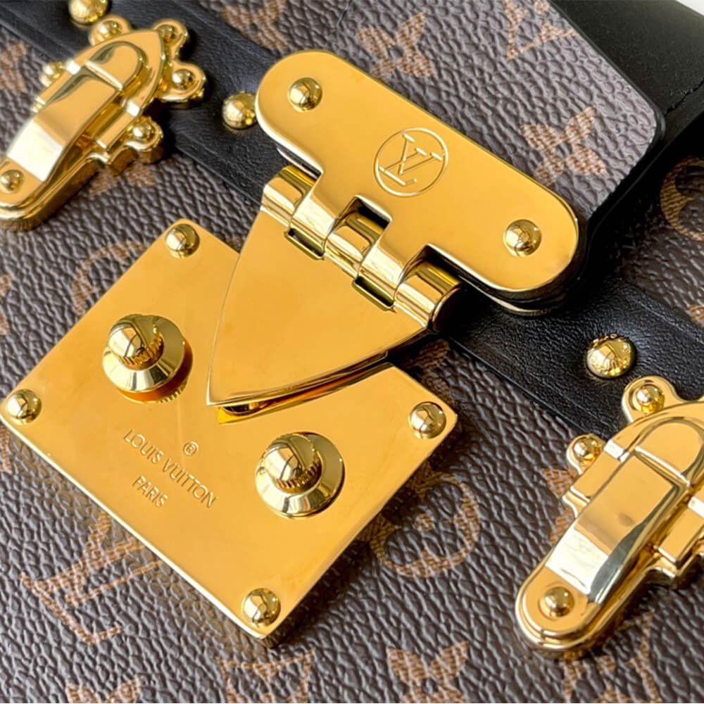 LV PETITE MALLE EAST WEST