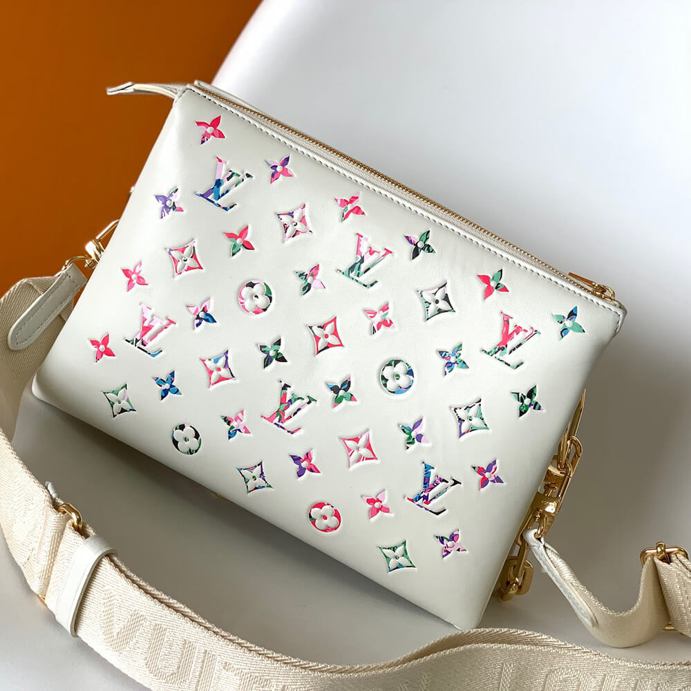 15633-4 LV Coussin PM