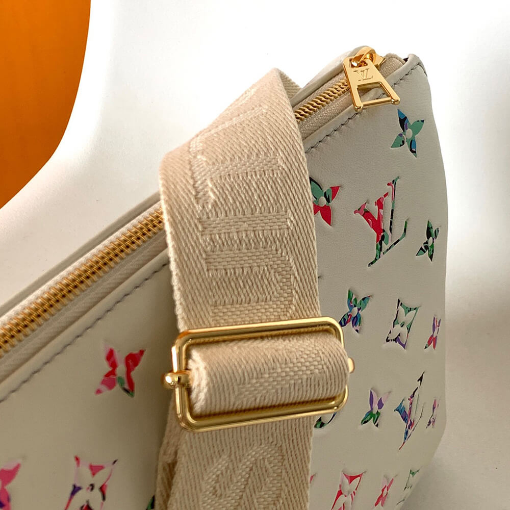 15633-6 LV Coussin PM