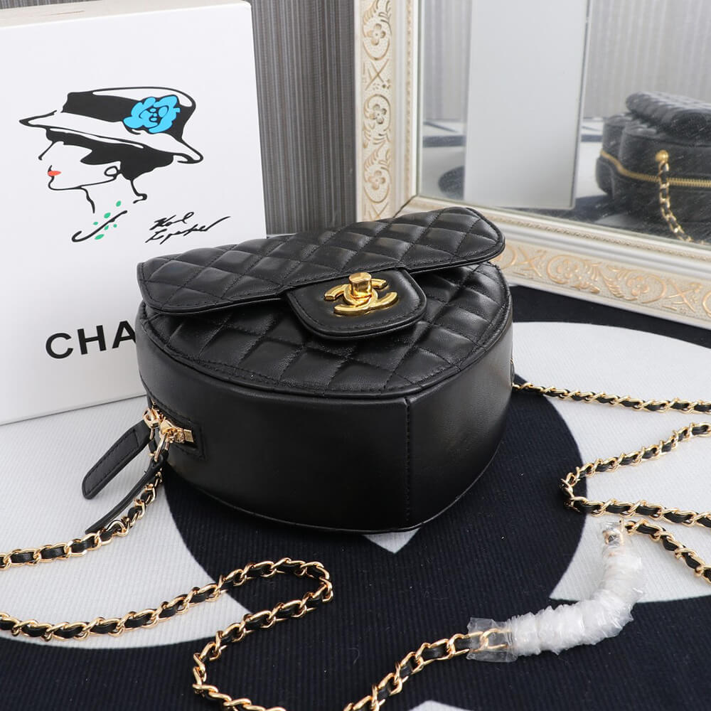 15654-5 Chanel 22s Heart Bag