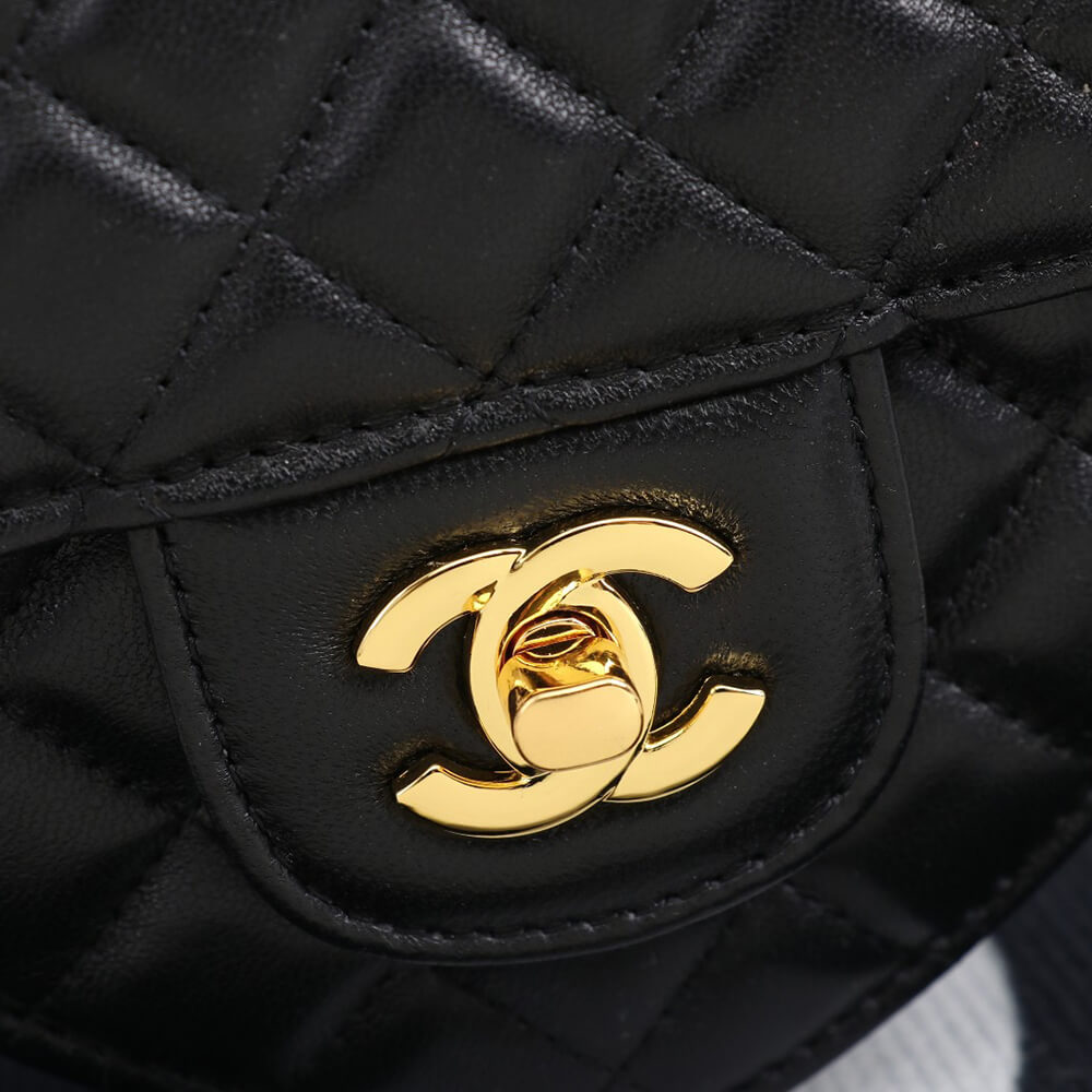 15654-6 Chanel 22s Heart Bag