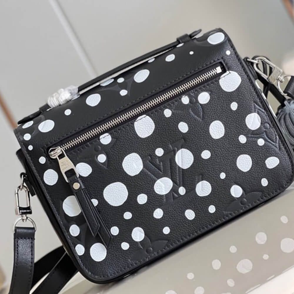 15667-5 LV x YK Pochette Metis?
