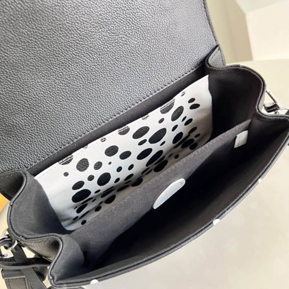 15667-8 LV x YK Pochette Metis?