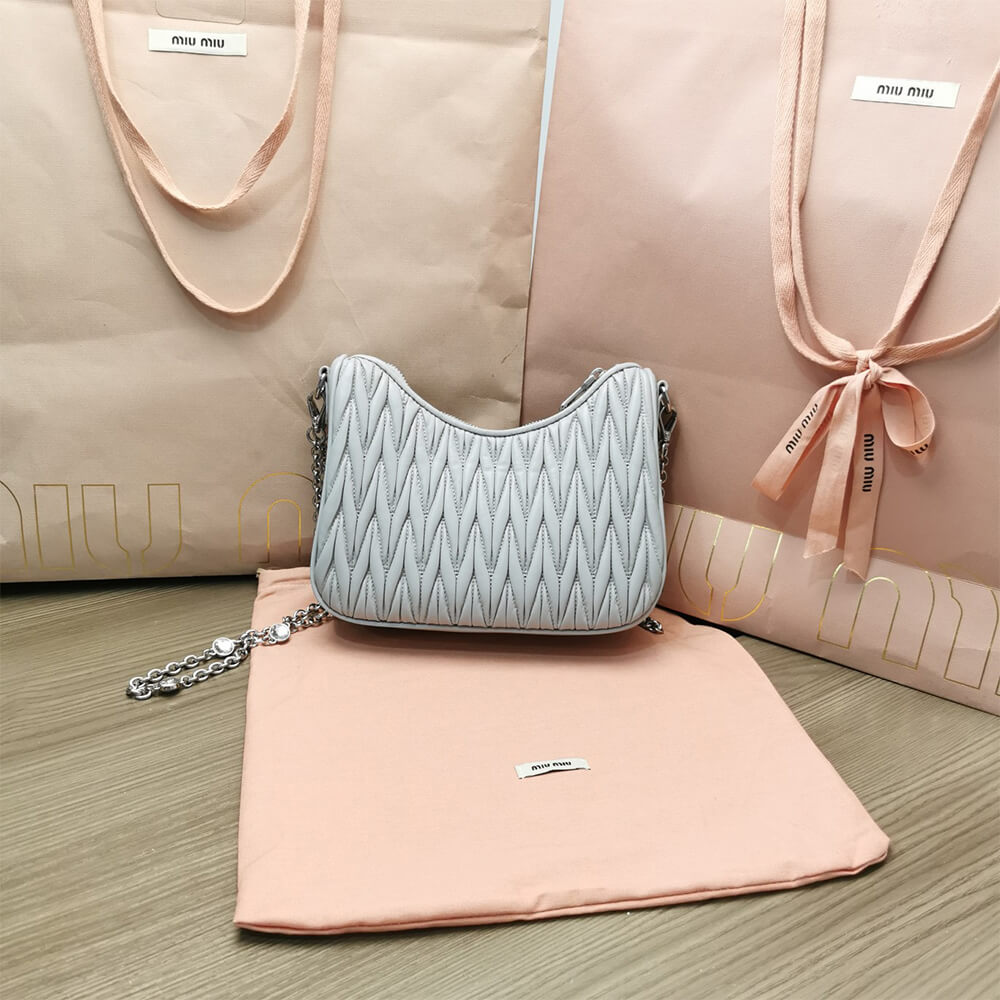 15687-4 Matelasse nappa leather shoulder bag