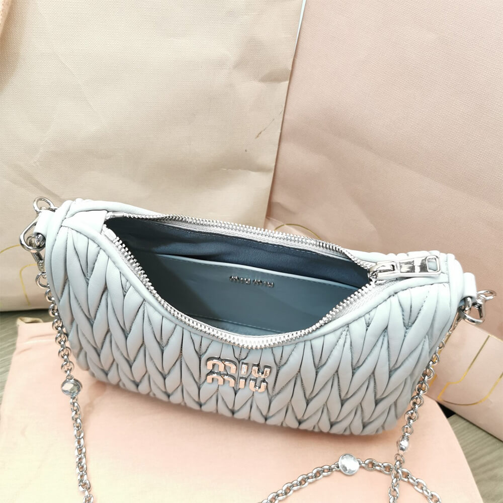 15687-6 Matelasse nappa leather shoulder bag