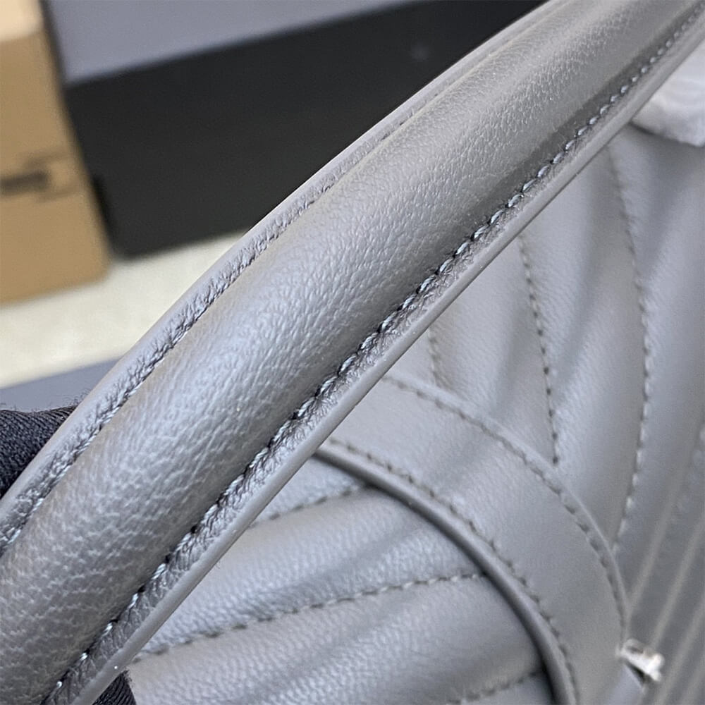 15709-5 COLLEGE MEDIUM CHAIN BAG IN QUILTED LEATHER