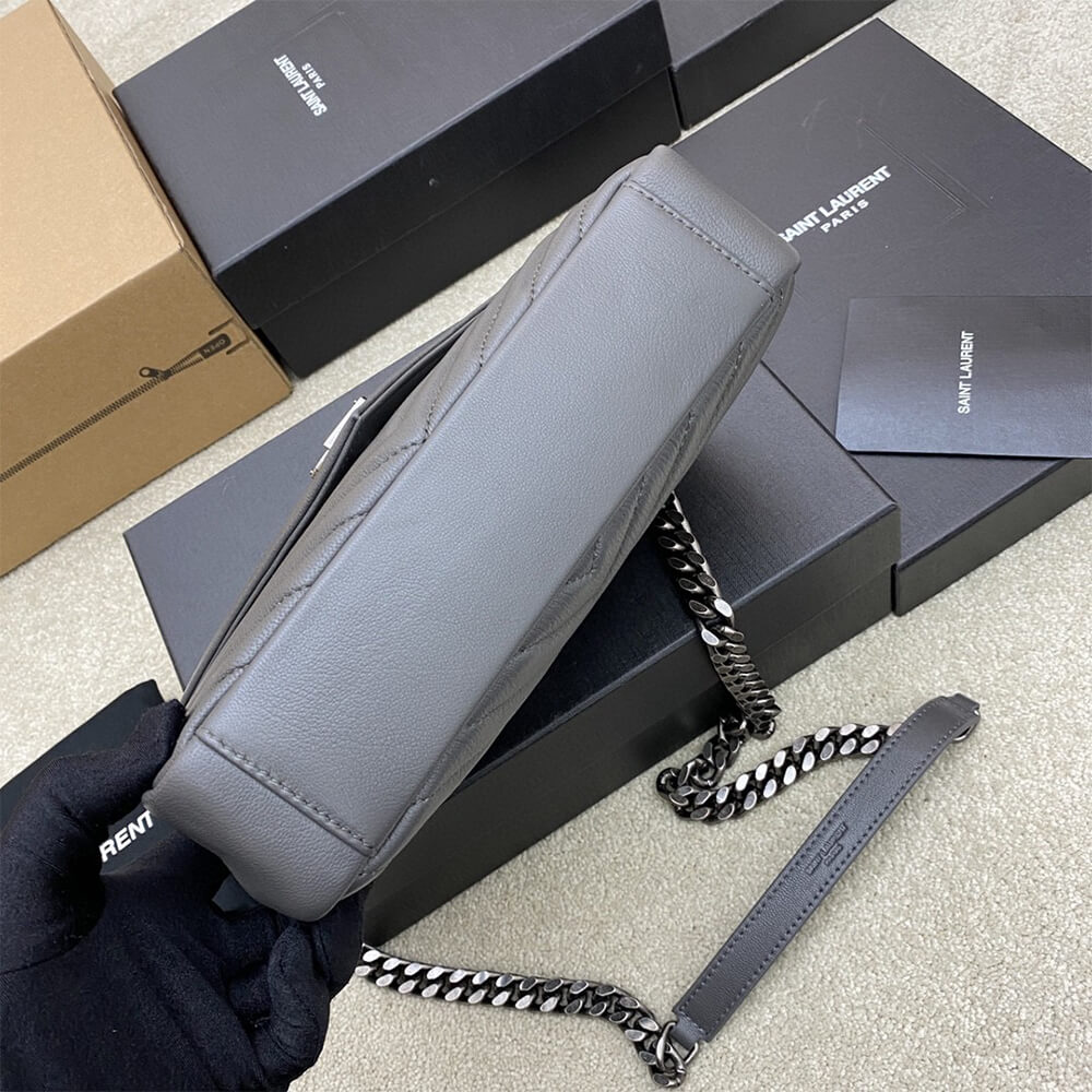 15709-6 COLLEGE MEDIUM CHAIN BAG IN QUILTED LEATHER