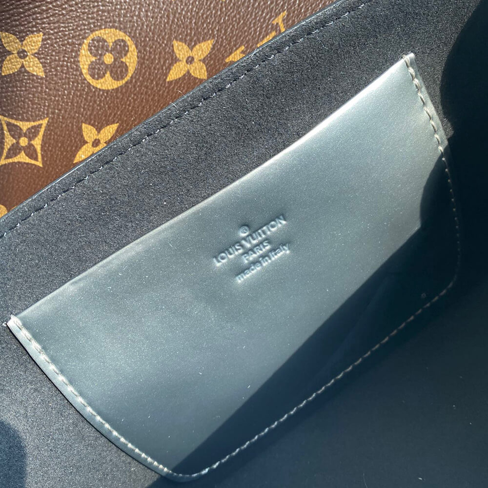 15747-7 LV Wynwood Chain Bag