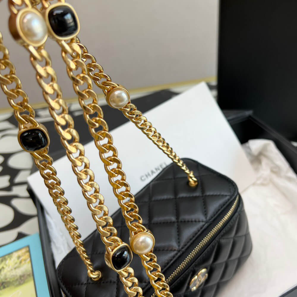 Chanel VANITY WITH CHAIN