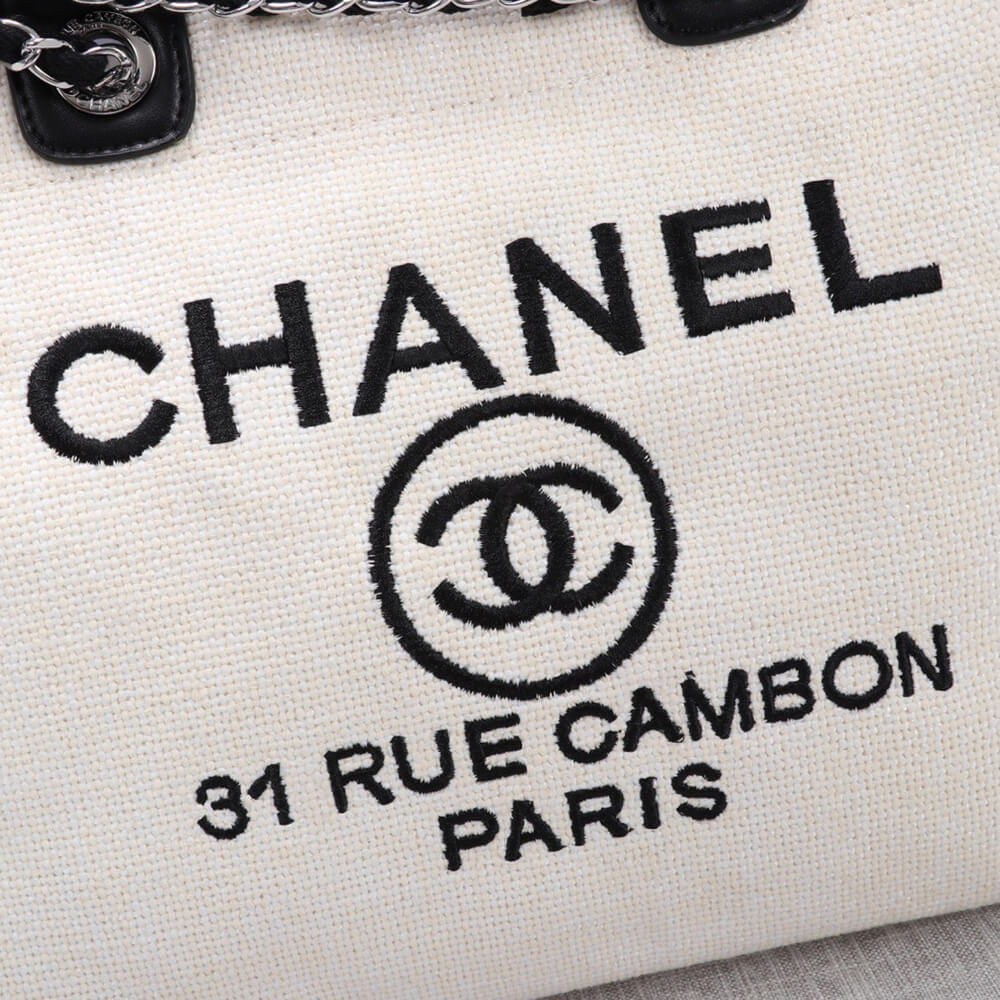 15816-4 CHANEL Woven Straw Raffia Striped Medium Deauville Tote