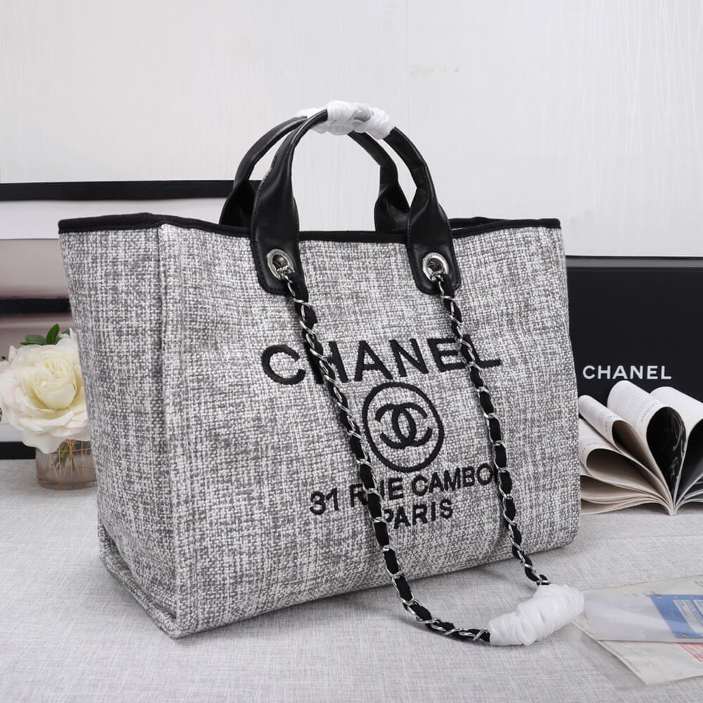 15818-3 CHANEL Woven Straw Raffia Striped Medium Deauville Tote