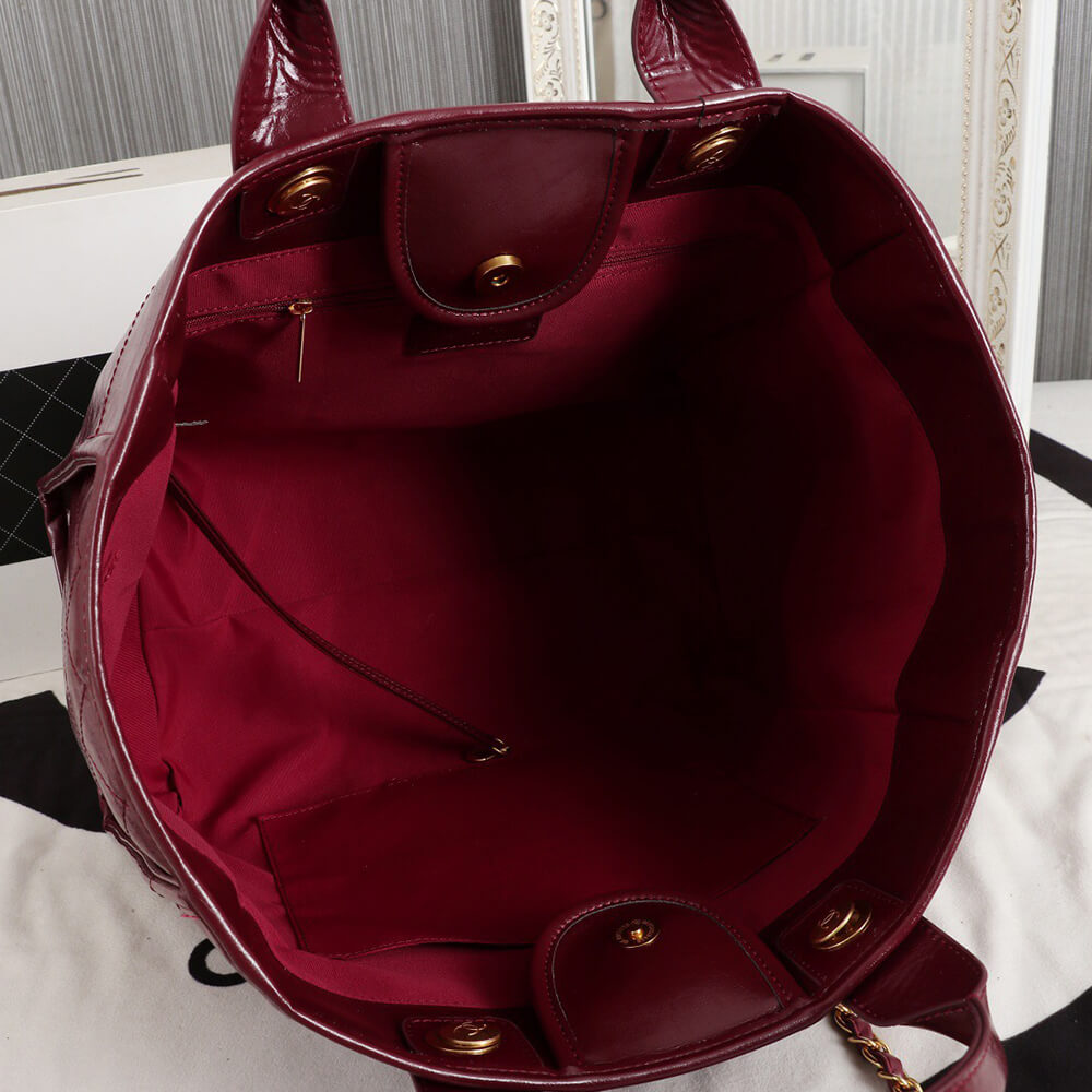 CHANEL LARGE DEAUVILLE TOTE