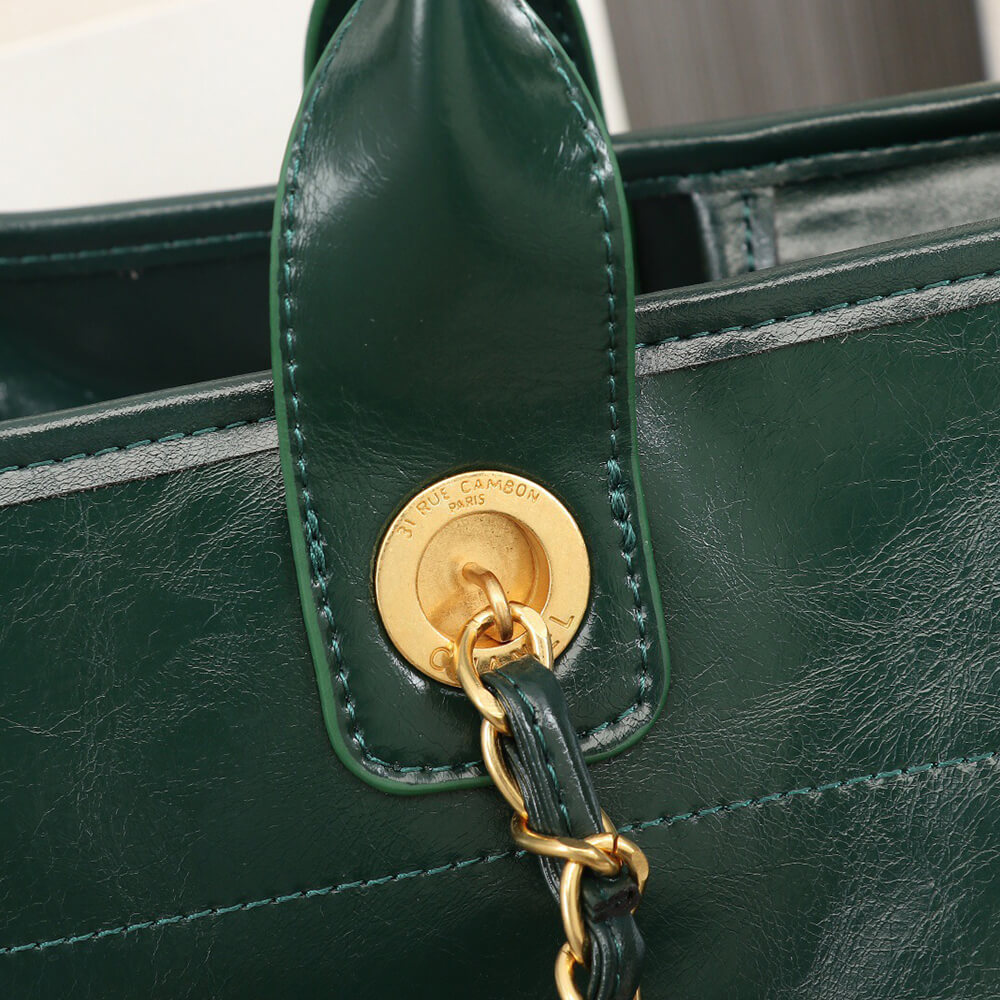 CHANEL LARGE DEAUVILLE TOTE