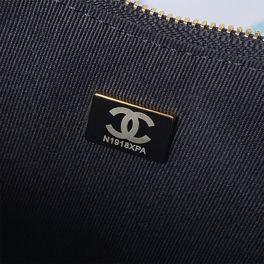 CHANEL SMALL HOBO BAG