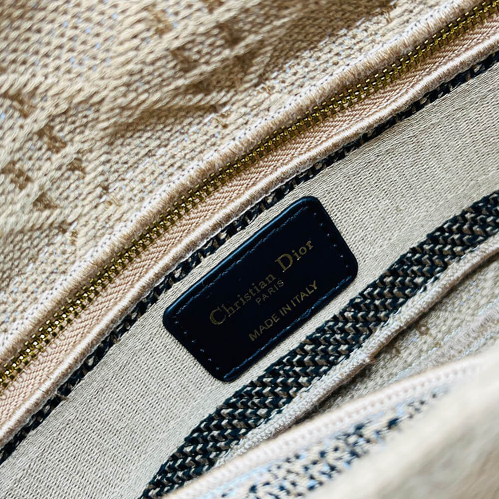 15944-8 MEDIUM LADY D-JOY BAG