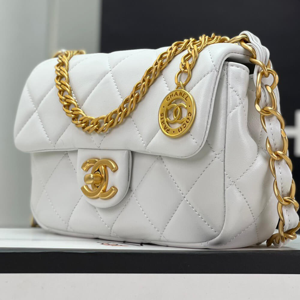Chanel SMALL FLAP BAG