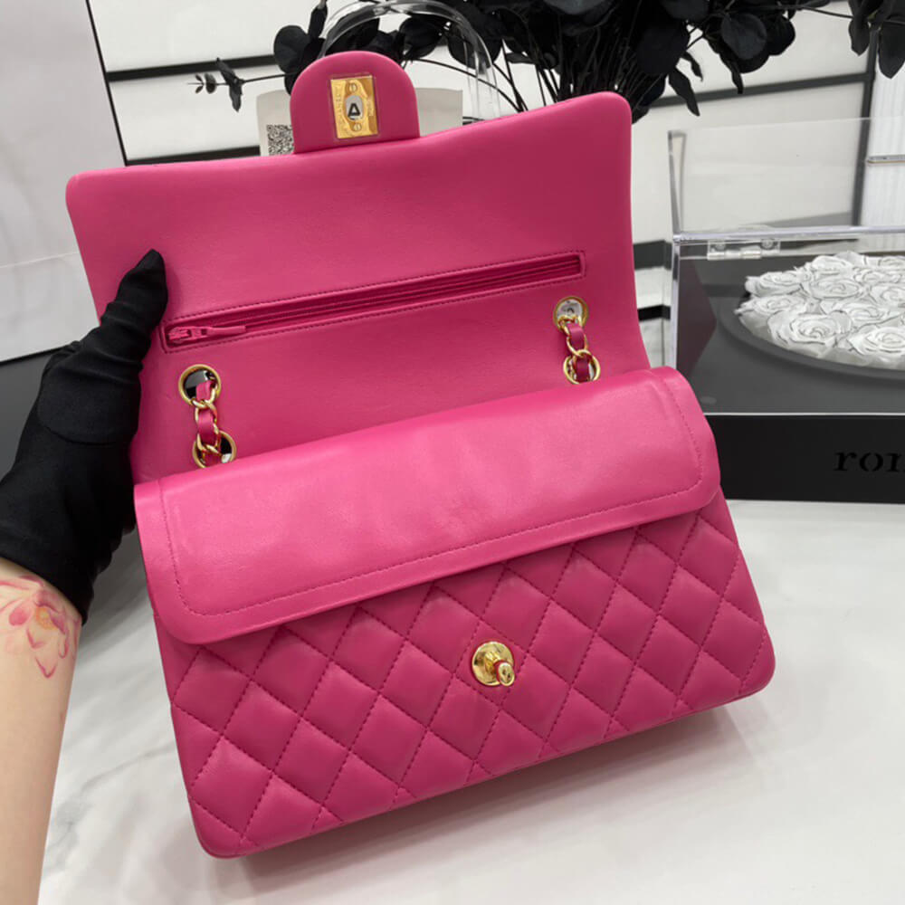 CHANEL Classic Flap Medium