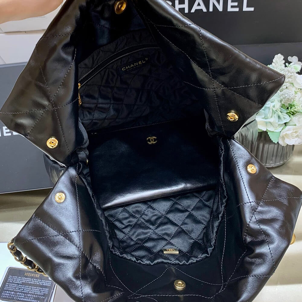 CHANEL 22 HANDBAG