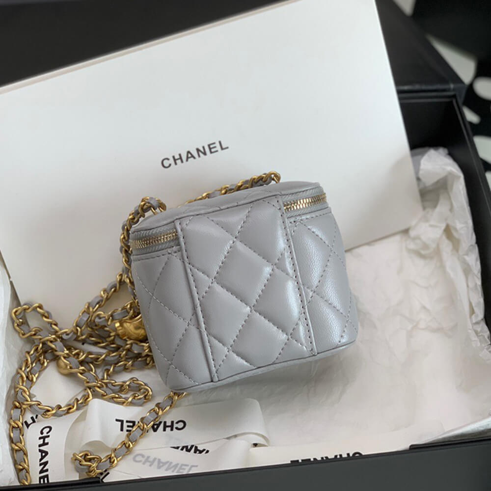 CHANEL Quilted Pearl Crush Mini Vanity Case
