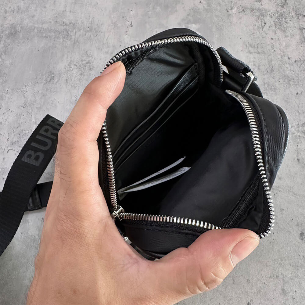 16194-8 Burberry Vertical Paddy Bag