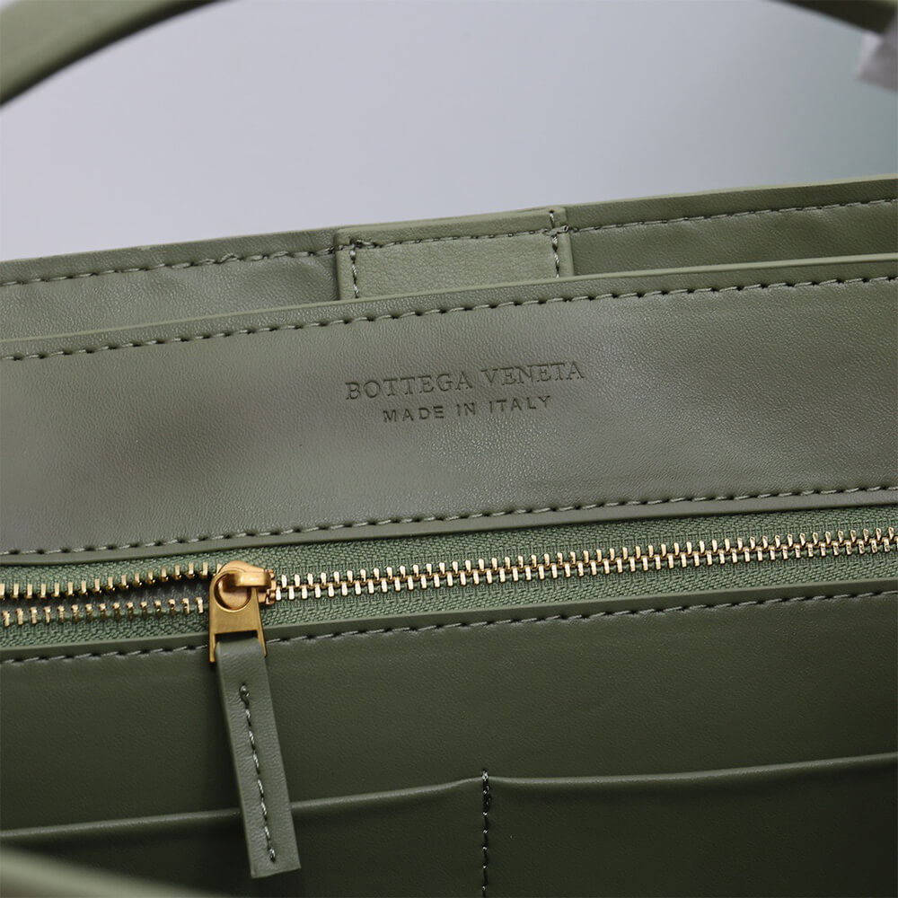 Bottega Veneta Medium Andiamo