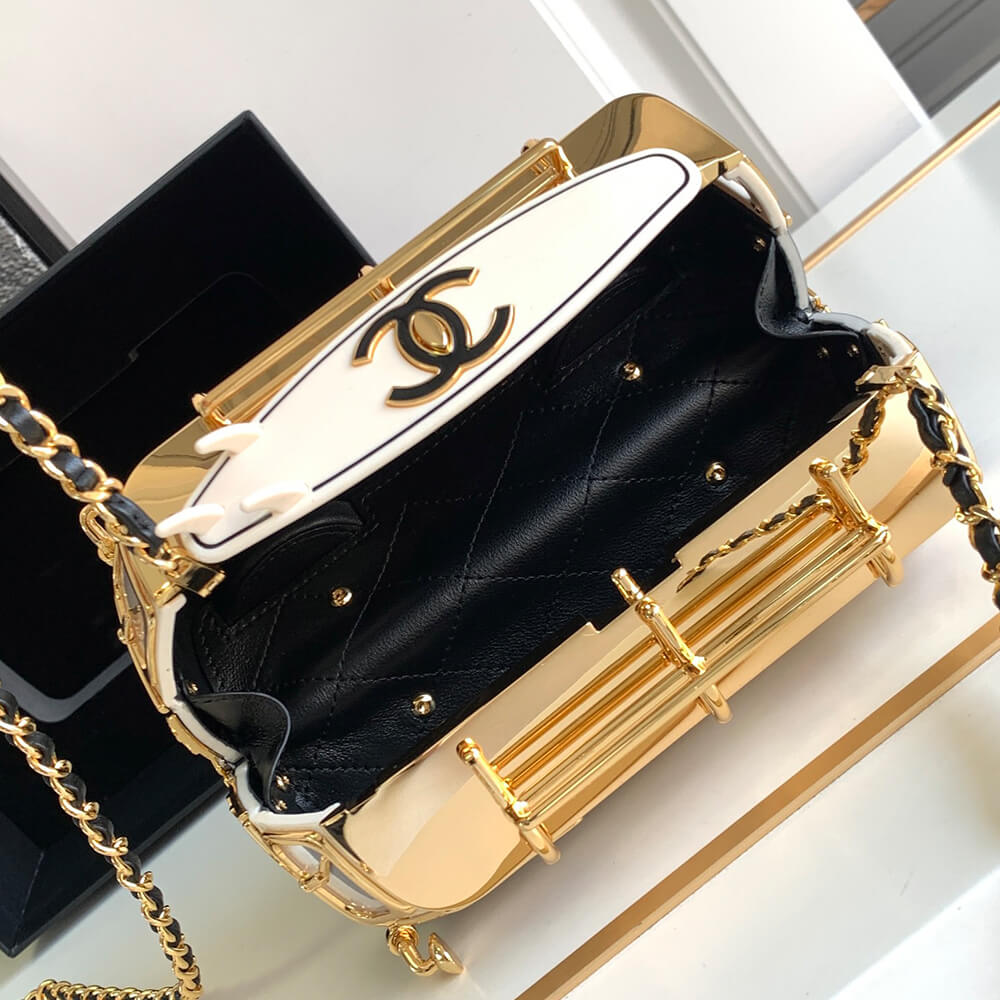 CHANEL MINI VAN MINAUDIERE(LOW STOCK)