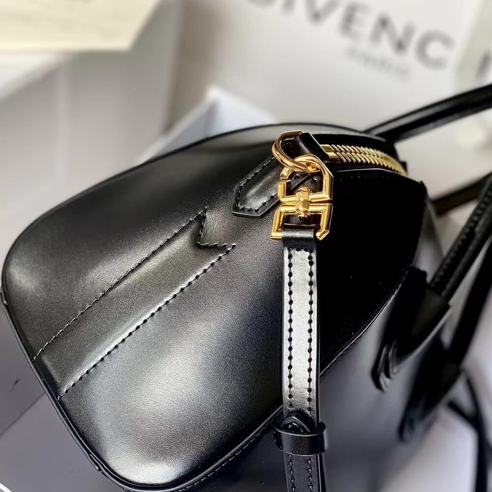 16418-3 GIVENCHY Small Antigona