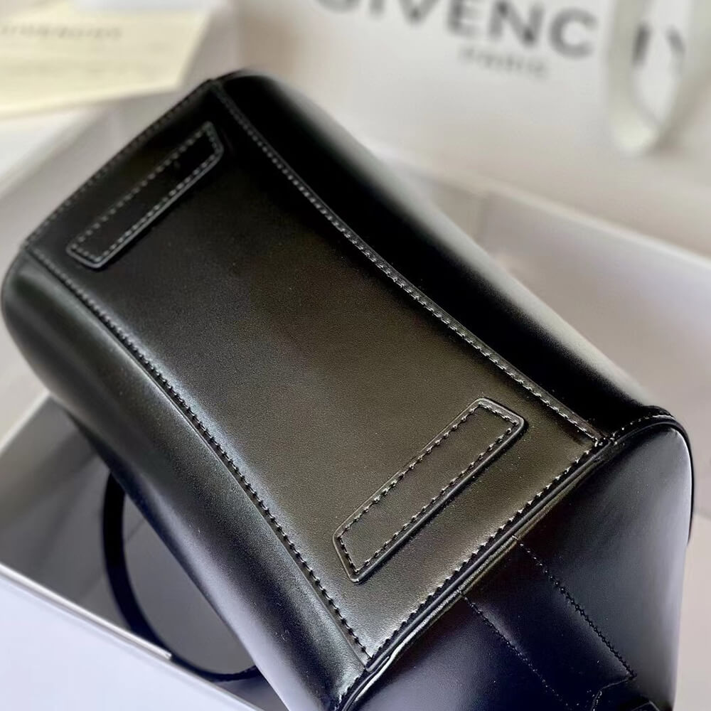 16418-5 GIVENCHY Small Antigona