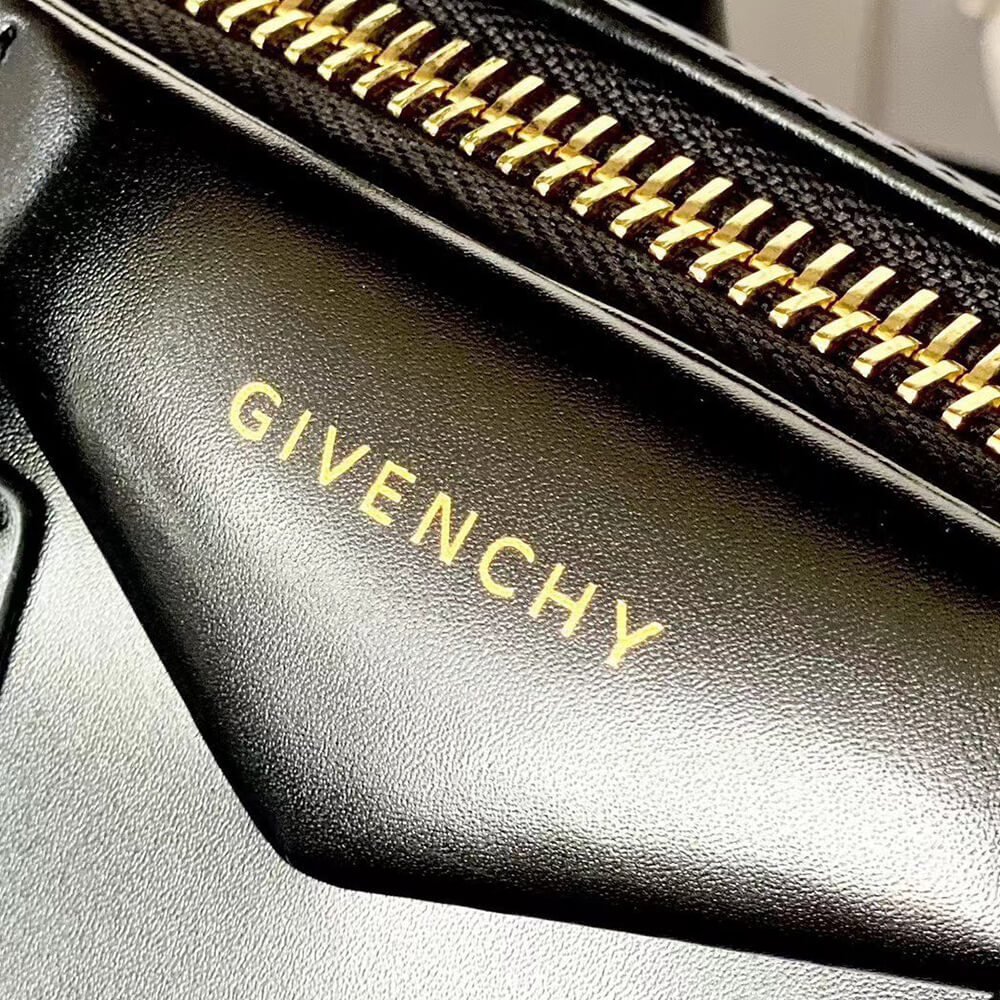 16418-8 GIVENCHY Small Antigona