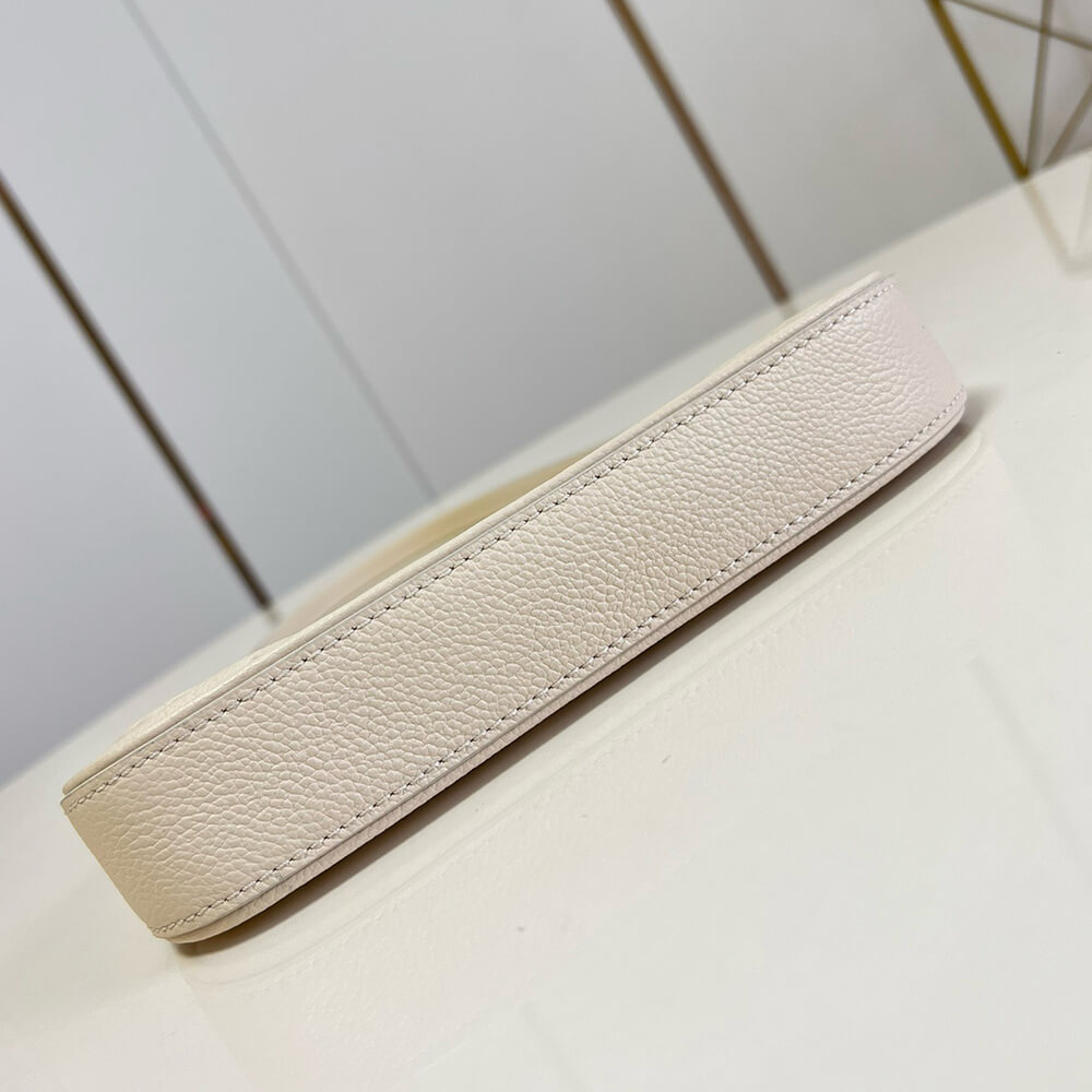 LV Easy Pouch On Strap