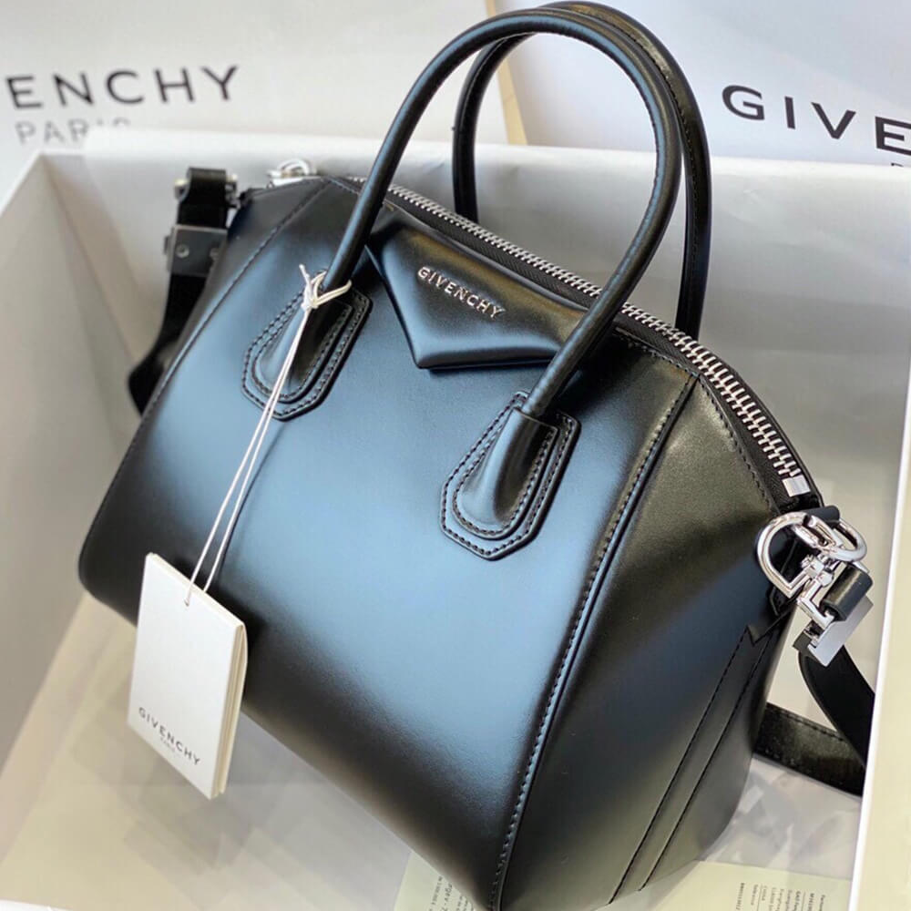 16439-2 GIVENCHY Medium Antigona bag
