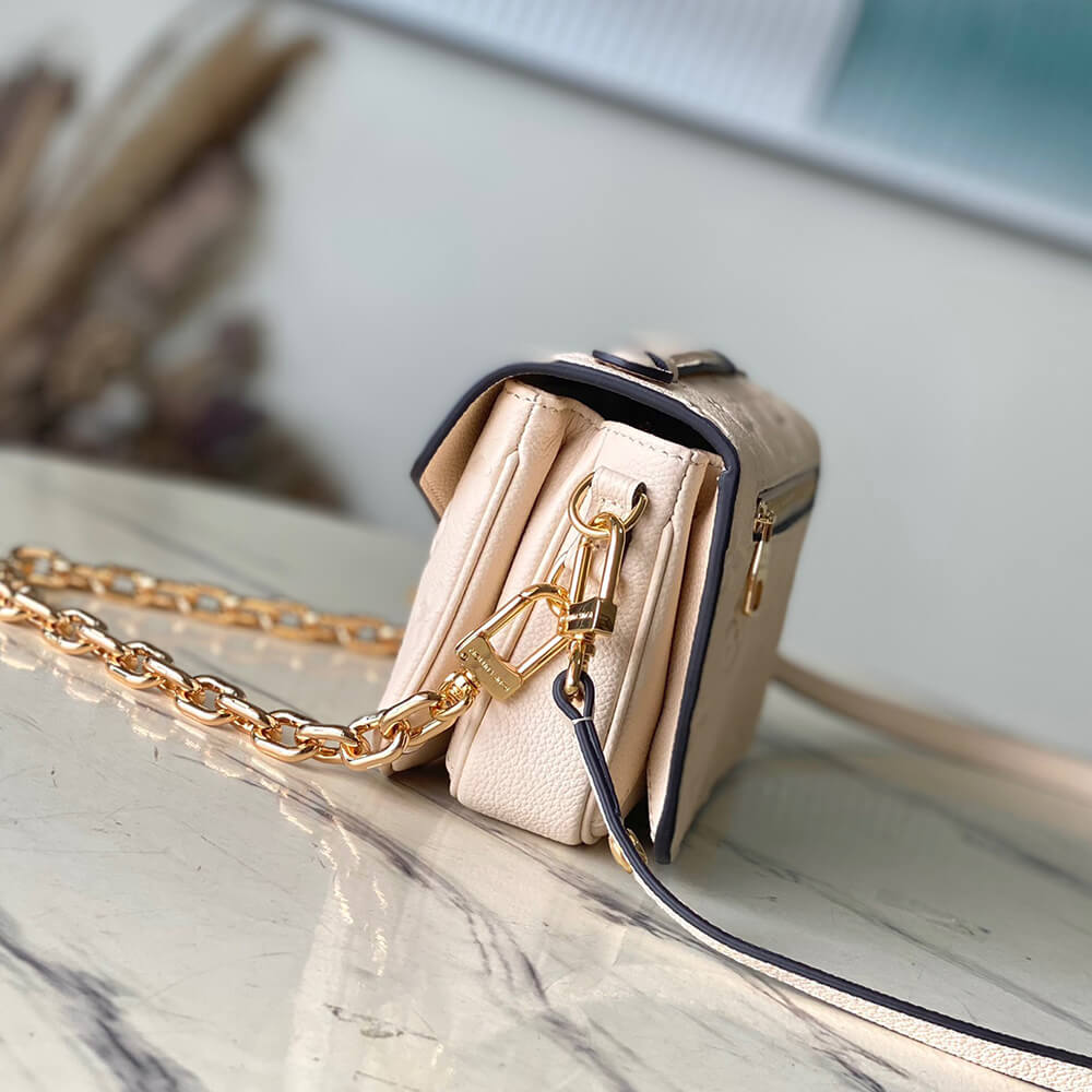 16481-3 LV Pochette Metis East West