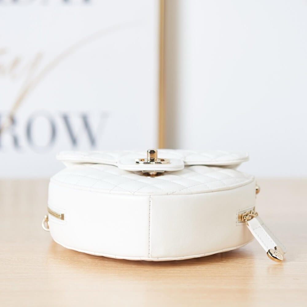 Chanel 22s Heart Bag(HIGH-END GRADE)