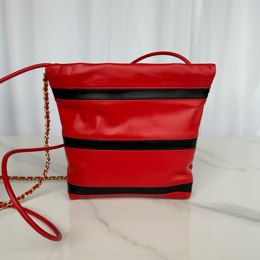 16672-4 CHANEL 22 MINI HANDBAG