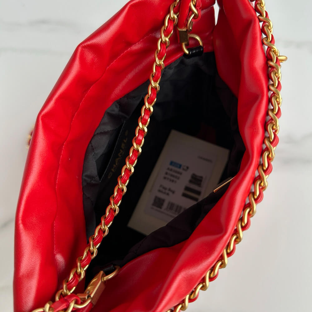 16672-8 CHANEL 22 MINI HANDBAG