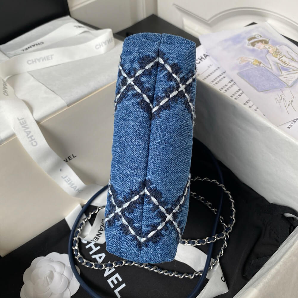 CHANEL 22 MINI HANDBAG