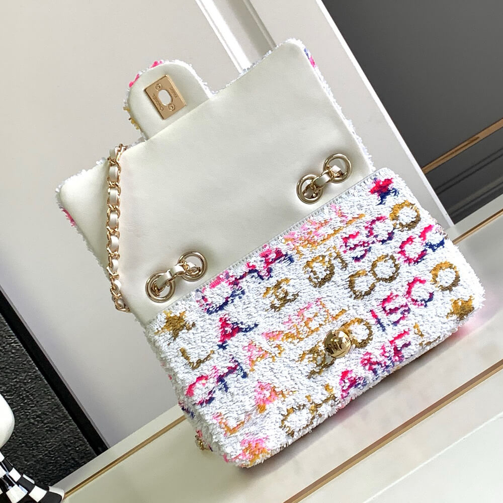 CHANEL SMALL FLAP BAG