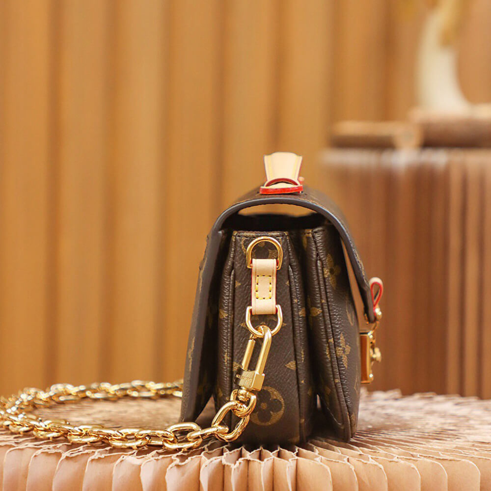 16681-3 LV POCHETTE METIS EAST WEST(HIGH-END GRADE)