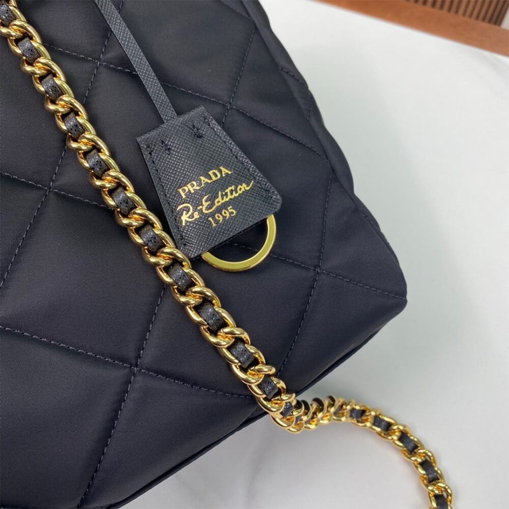 Prada Re-Edition 1995 ChaÃ®ne medium Re-Nylon tote bag(HIGH-END GRADE)